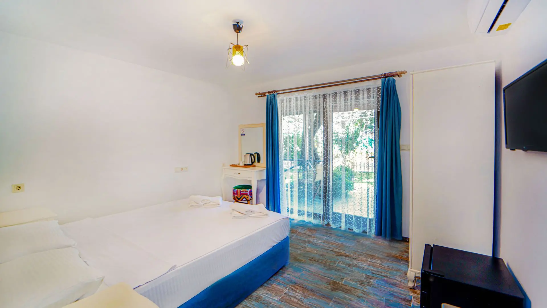 Lagoon Boutique Hotel - Deluxe Sea View