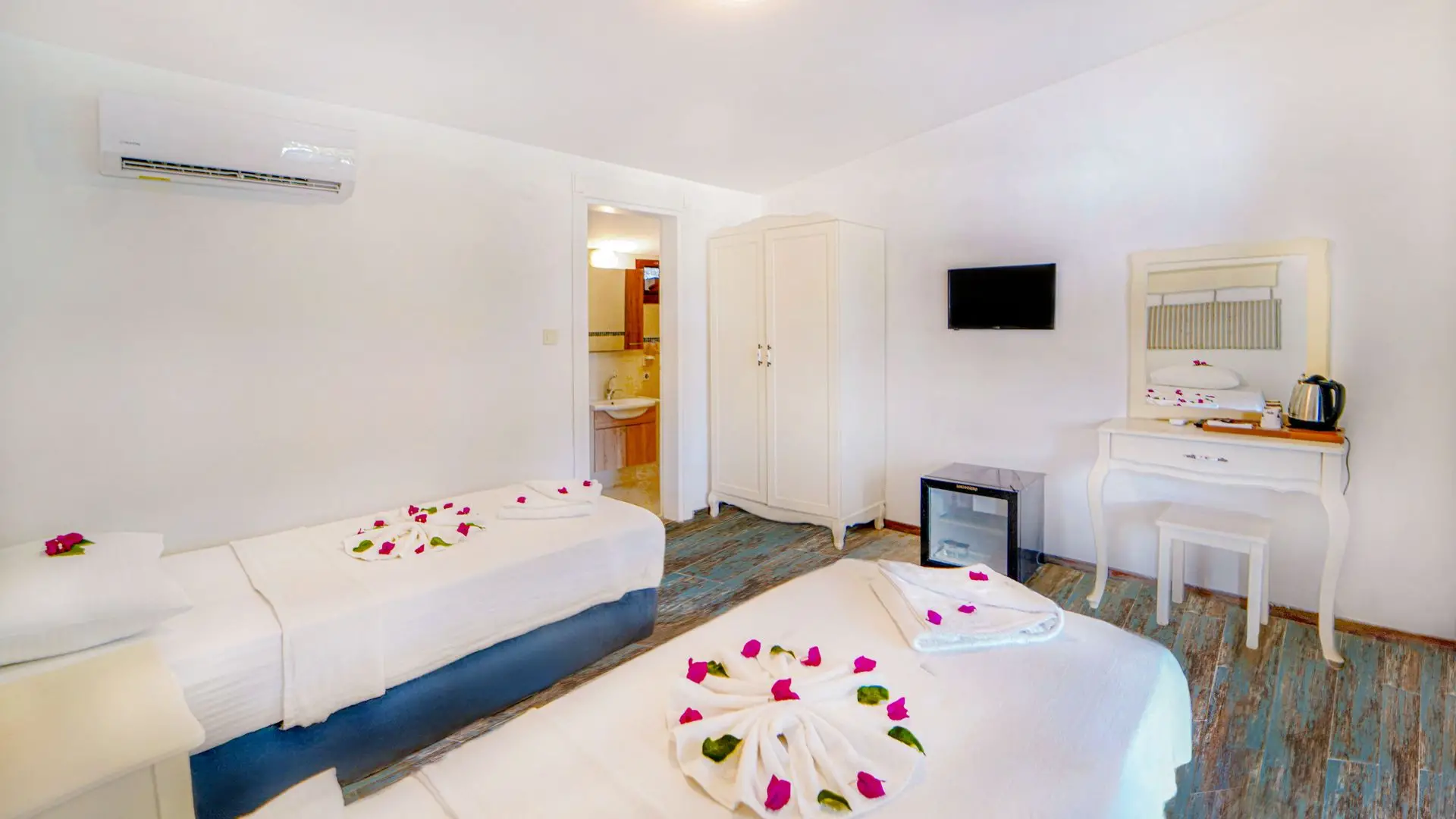 Lagoon Boutique Hotel - Deluxe Twin